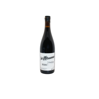 Cette bouteille de vin rouge 100% Gamay intitulé La Mouna provient d'Ardèche, sa fraicheur fait de lui son originalité.